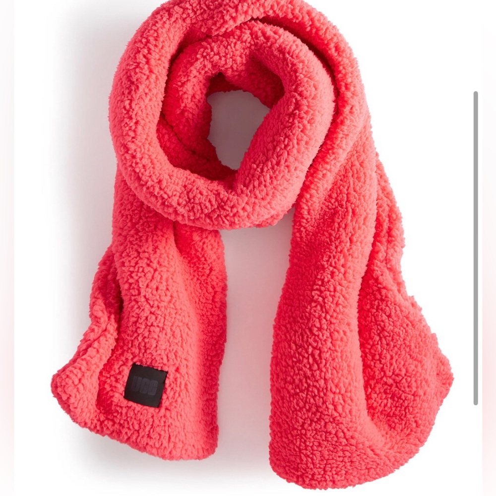 UGG Oversized Fleece Scarf